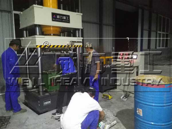 315噸樹(shù)脂井蓋成型液壓機(jī)