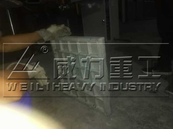 樹(shù)脂井蓋成型