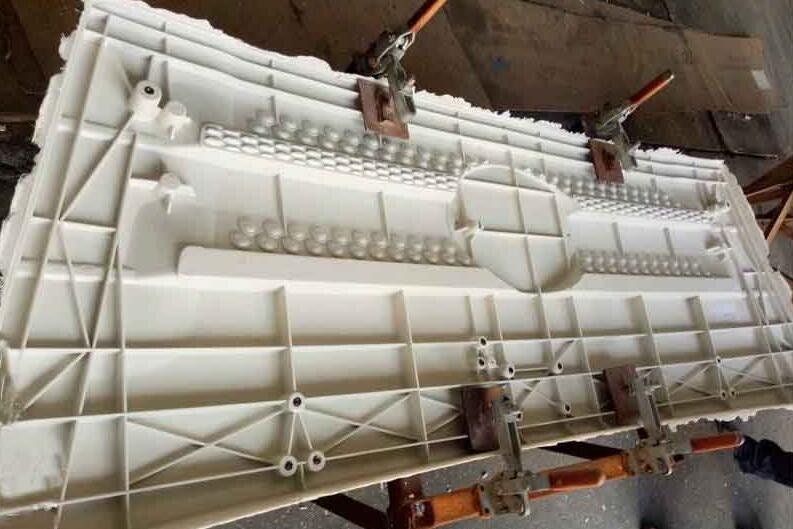 玻璃鋼汽車保險杠液壓機(jī)