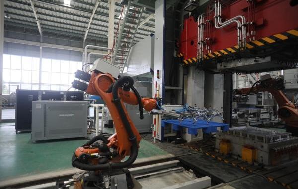 塑料托盤(pán)模壓成型液壓機(jī)