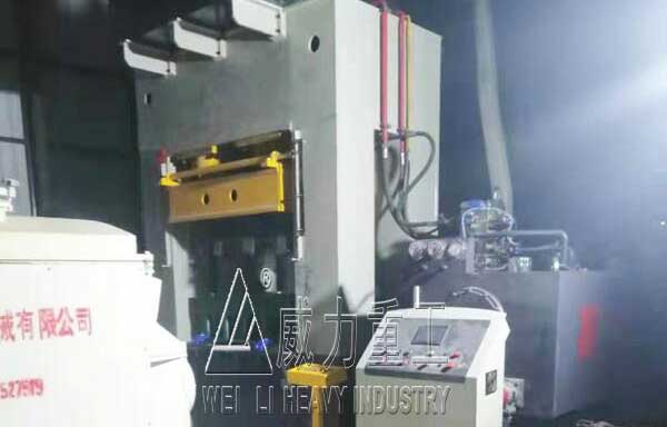 塑料托盤(pán)模壓成型液壓機(jī)